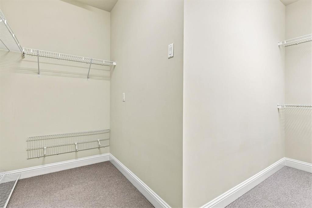 1017 Emory Parc Place Property Photo 30