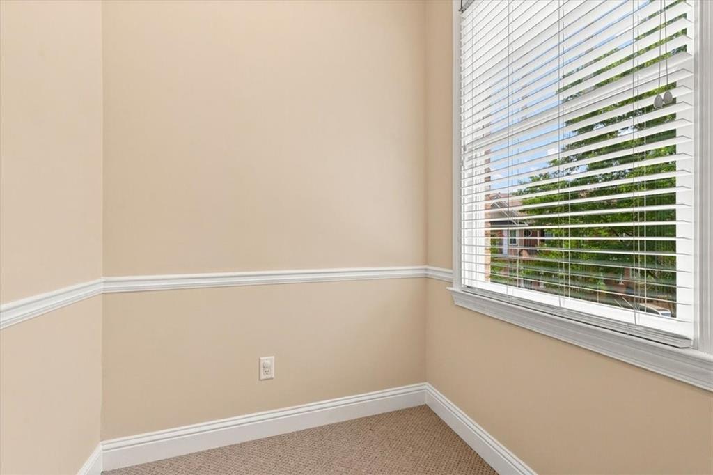 1017 Emory Parc Place Property Photo 32