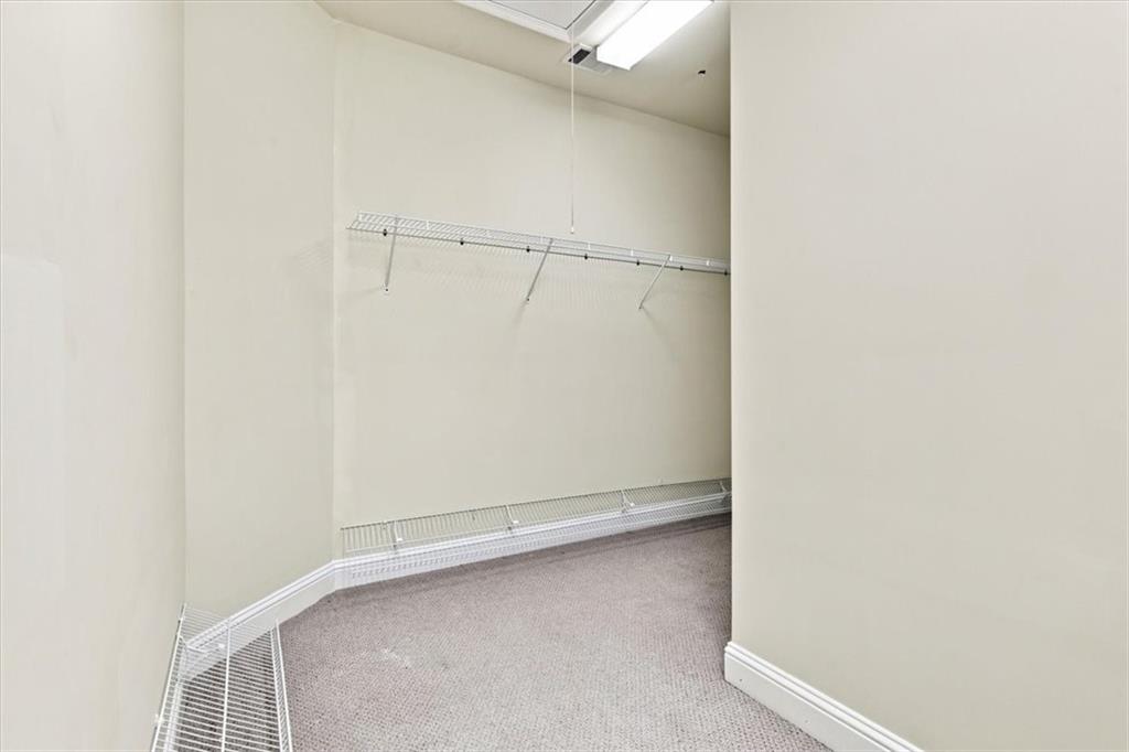 1017 Emory Parc Place Property Photo 33