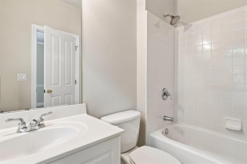 1017 Emory Parc Place Property Photo 34