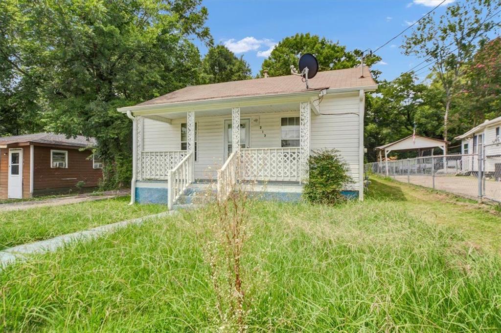 212 Nixon Avenue Sw Property Photo 3