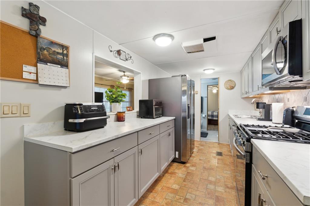 207 Canyon Pass Property Photo 7