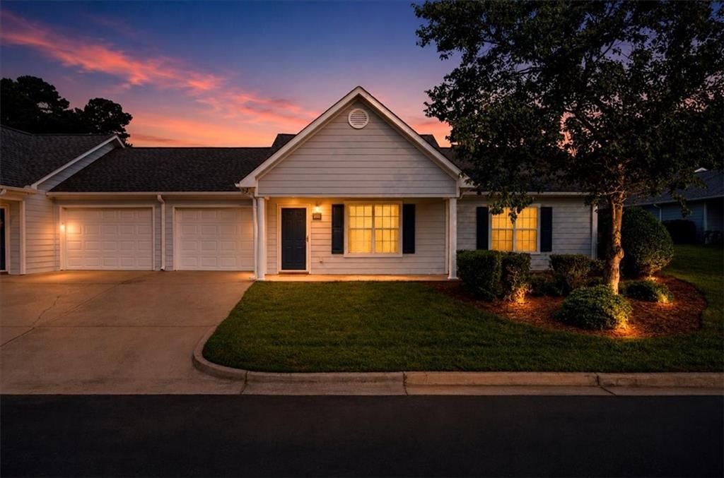 3033 Bentley Park Circle Property Photo 1