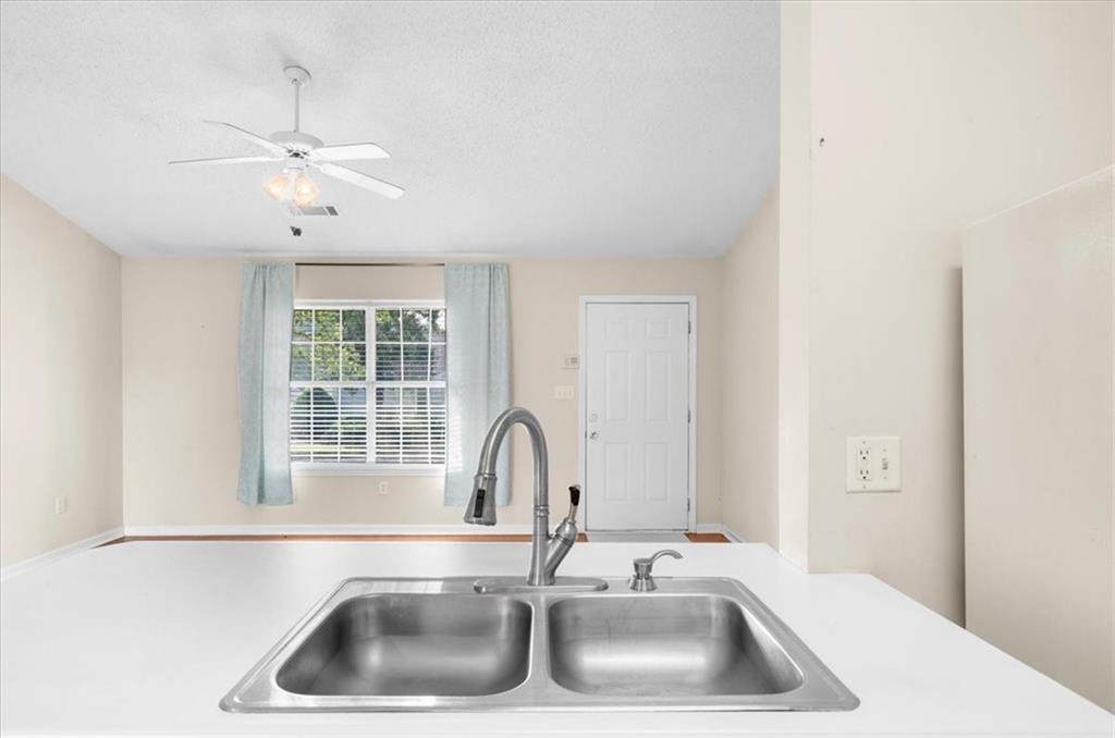 3033 Bentley Park Circle Property Photo 11