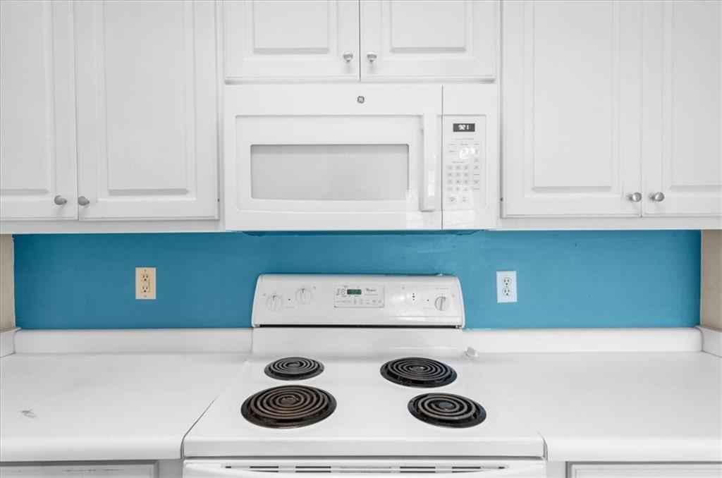 3033 Bentley Park Circle Property Photo 12