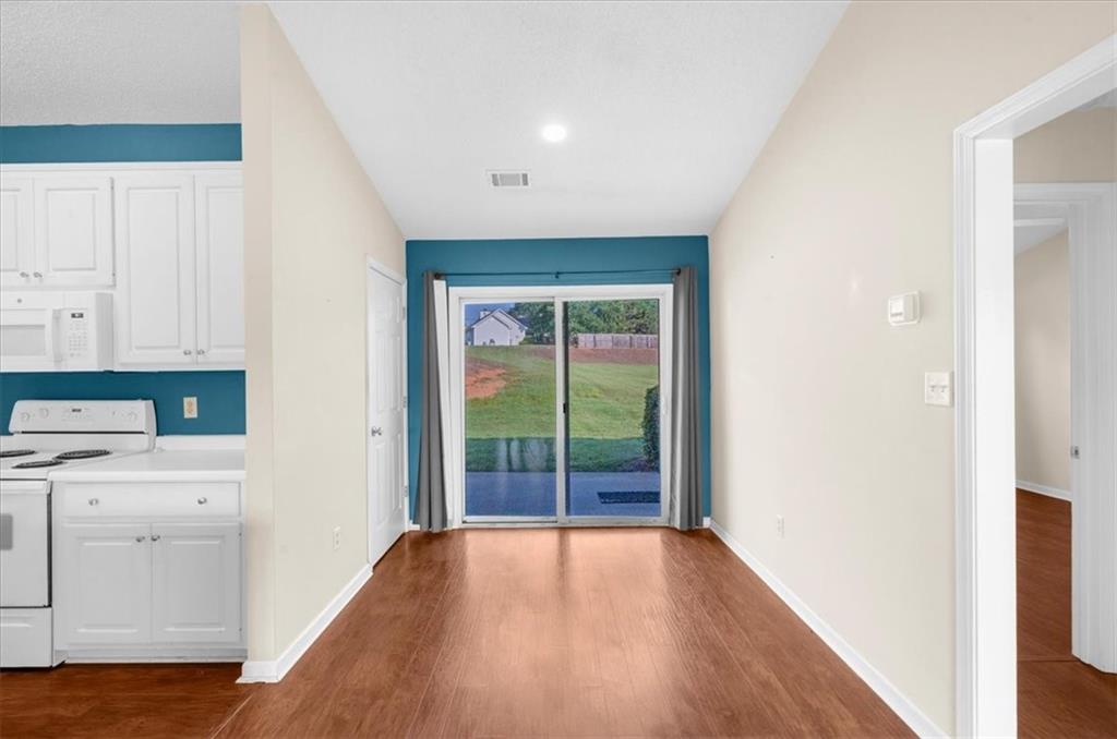 3033 Bentley Park Circle Property Photo 14