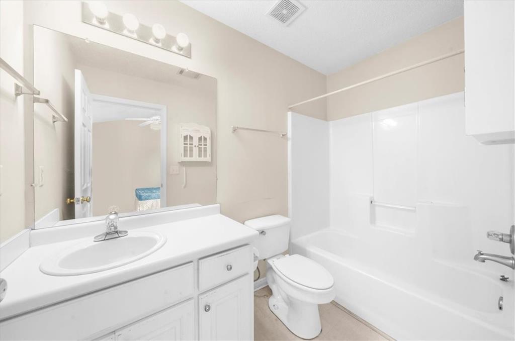 3033 Bentley Park Circle Property Photo 17