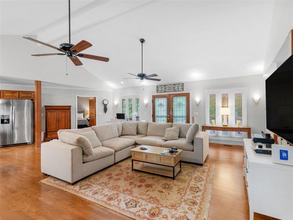 150 Knights Circle Property Photo 3