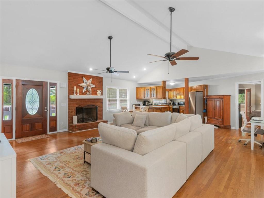 150 Knights Circle Property Photo 4