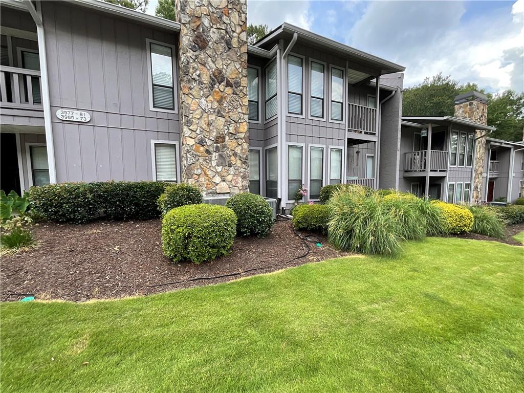 3969 Woodridge Way Property Photo 4