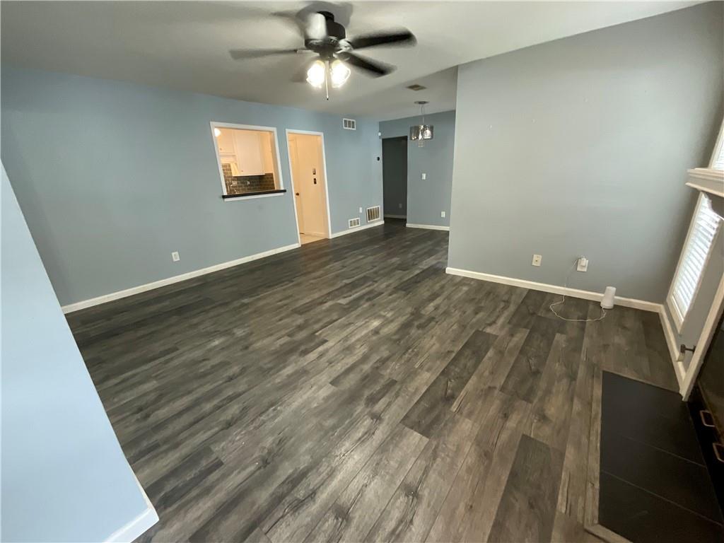 3969 Woodridge Way Property Photo 7