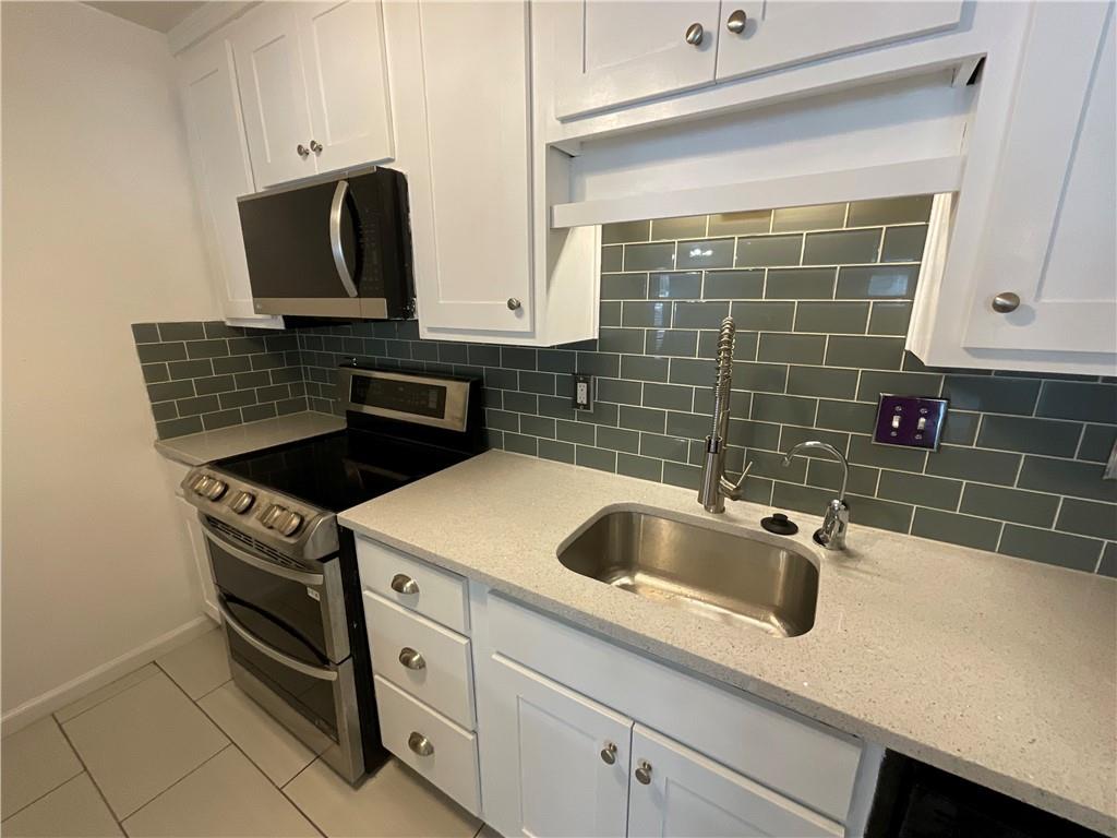 3969 Woodridge Way Property Photo 13