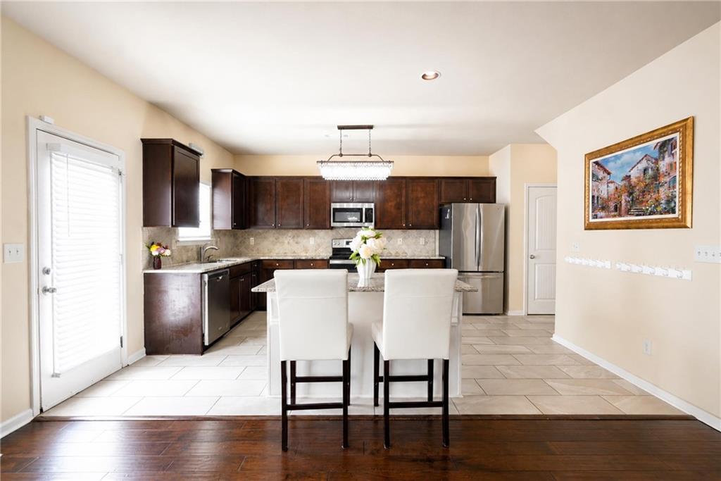 2066 Villa Spring Court Property Photo 4