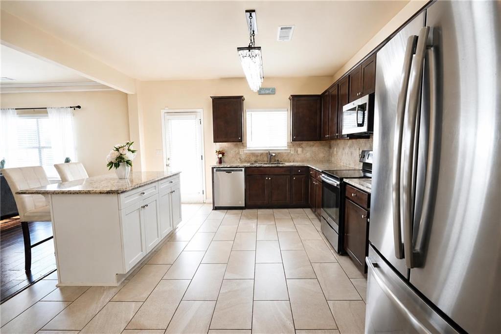 2066 Villa Spring Court Property Photo 5