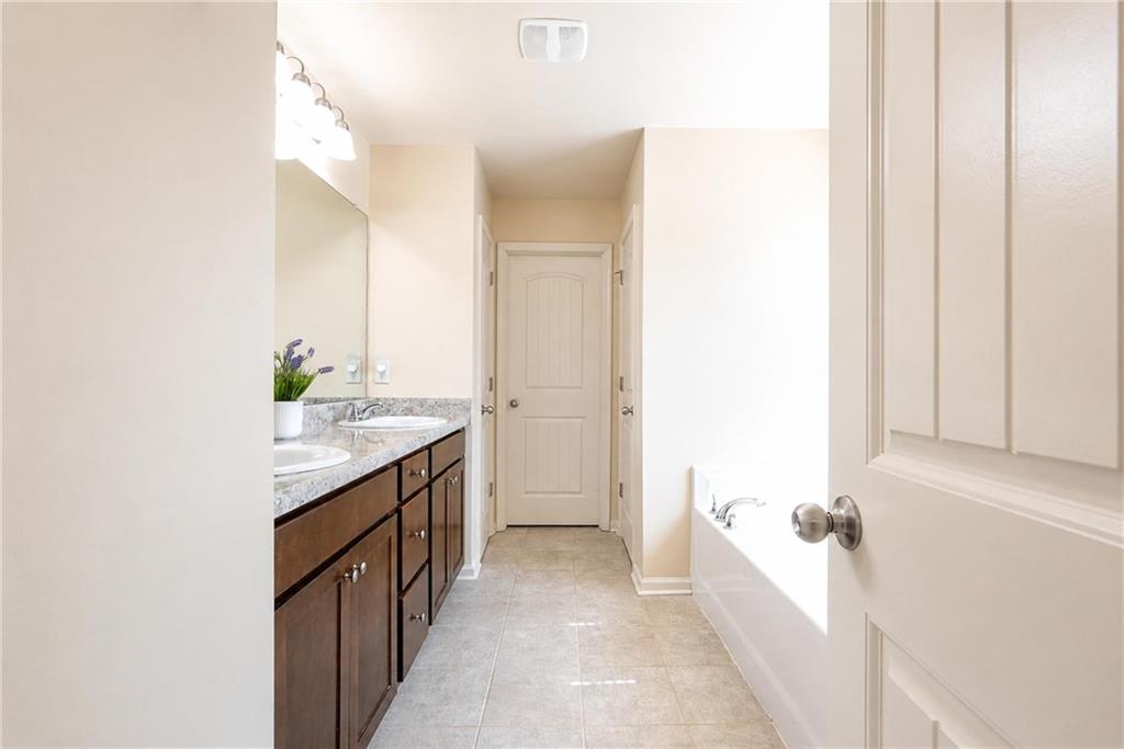 2066 Villa Spring Court Property Photo 9
