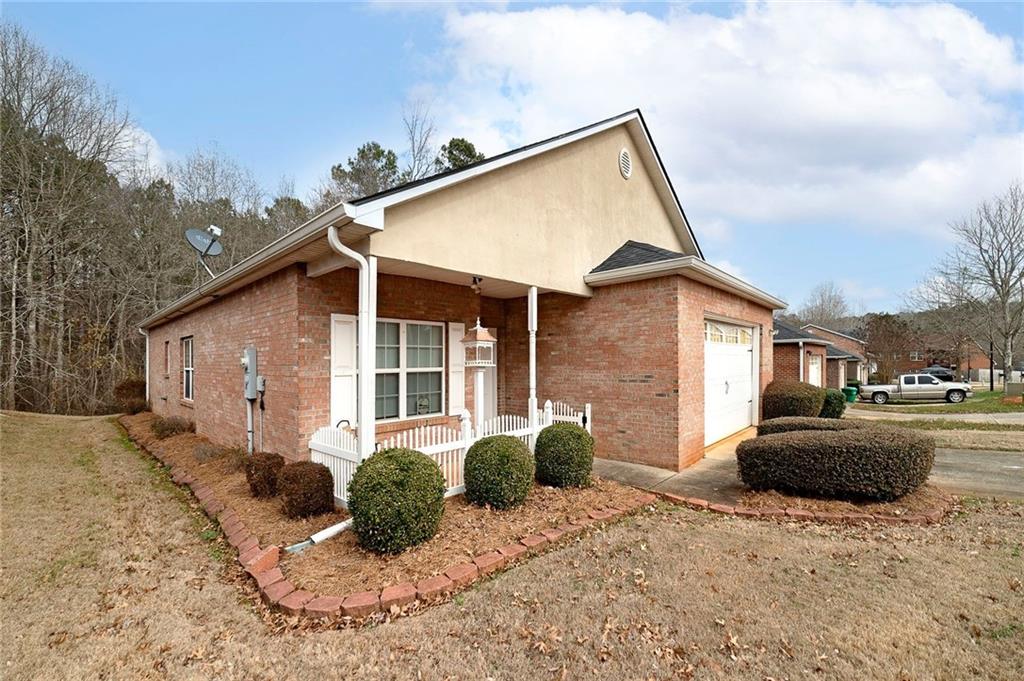 140 Astilbe Meadow Drive Property Photo 2