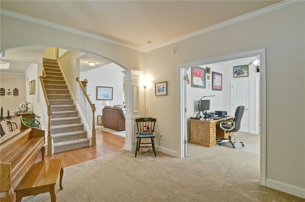 503 Lakeview Court Property Photo 9