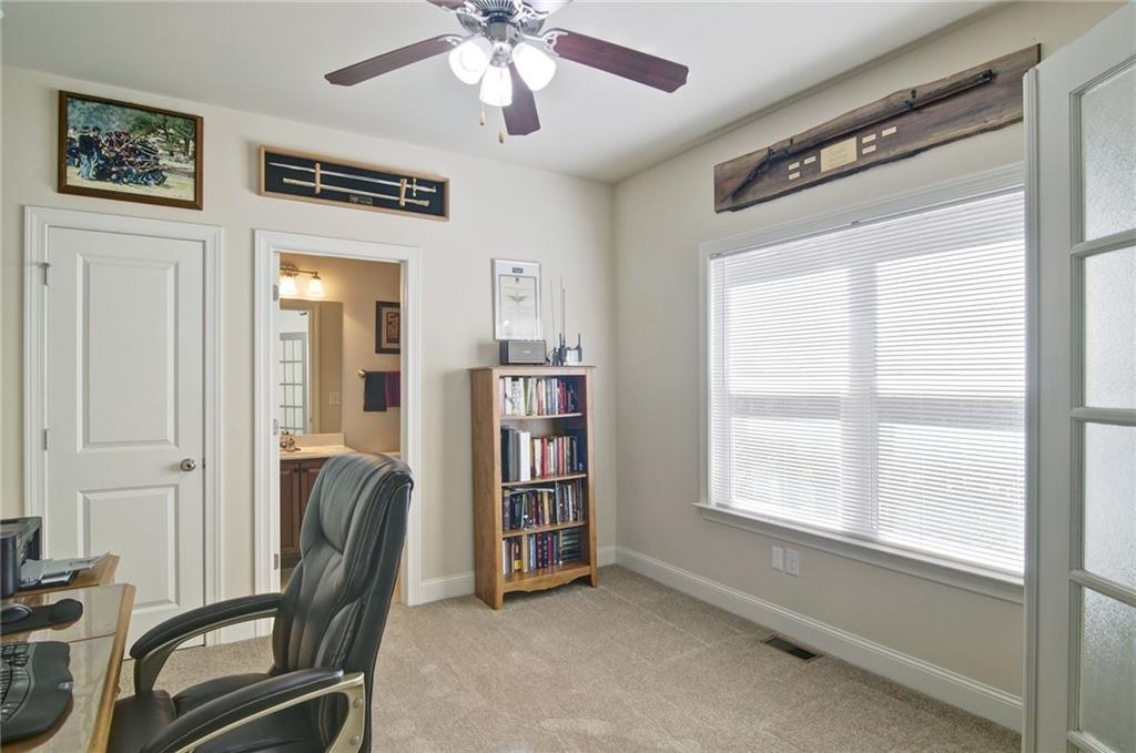 503 Lakeview Court Property Photo 10