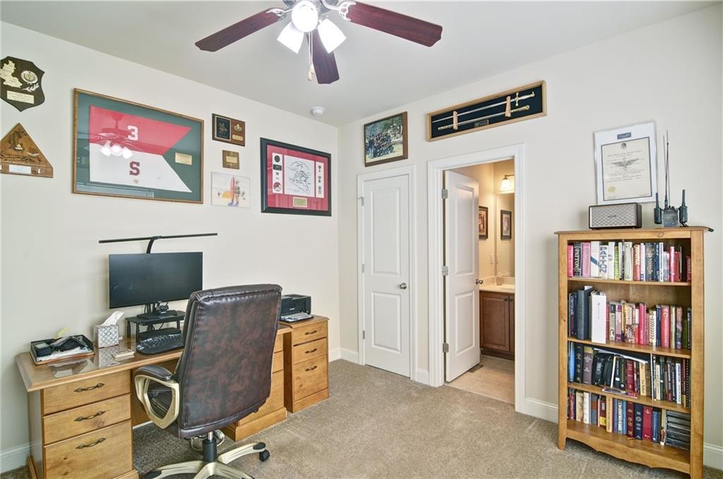 503 Lakeview Court Property Photo 11