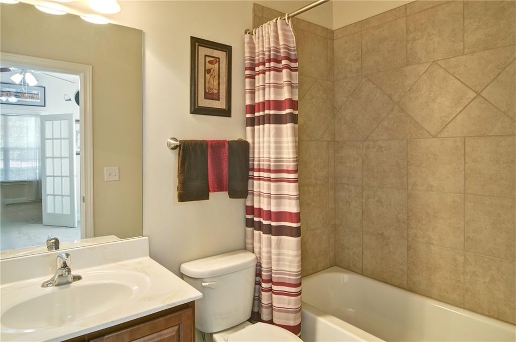 503 Lakeview Court Property Photo 13