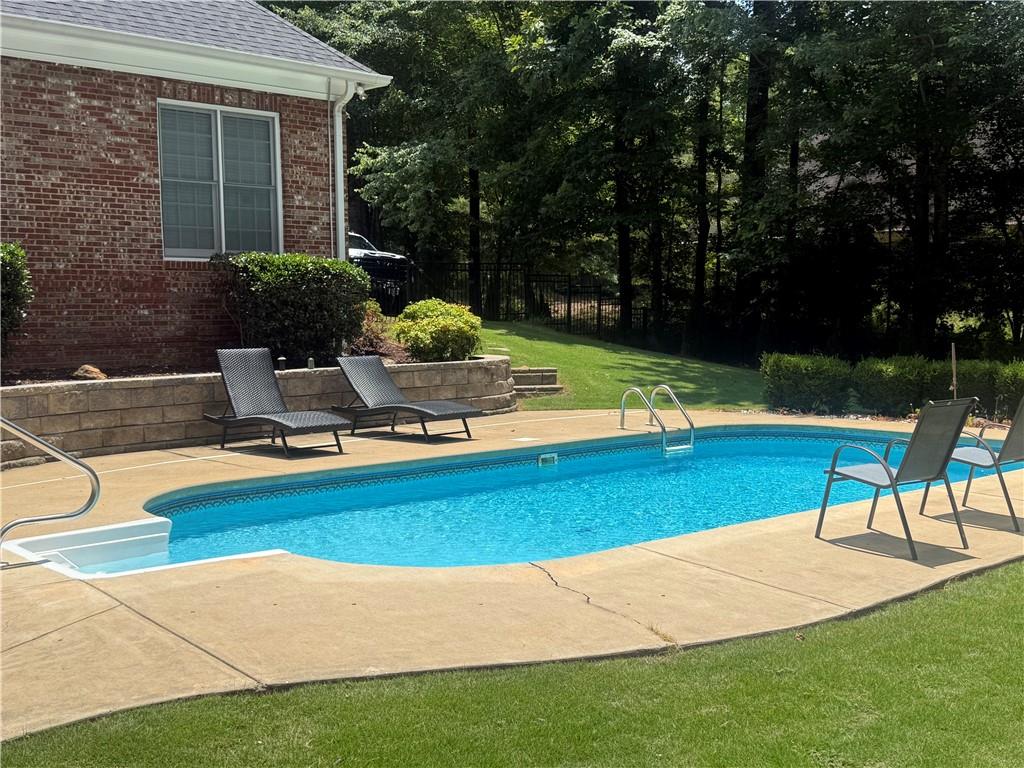 7814153 Property Photo 2