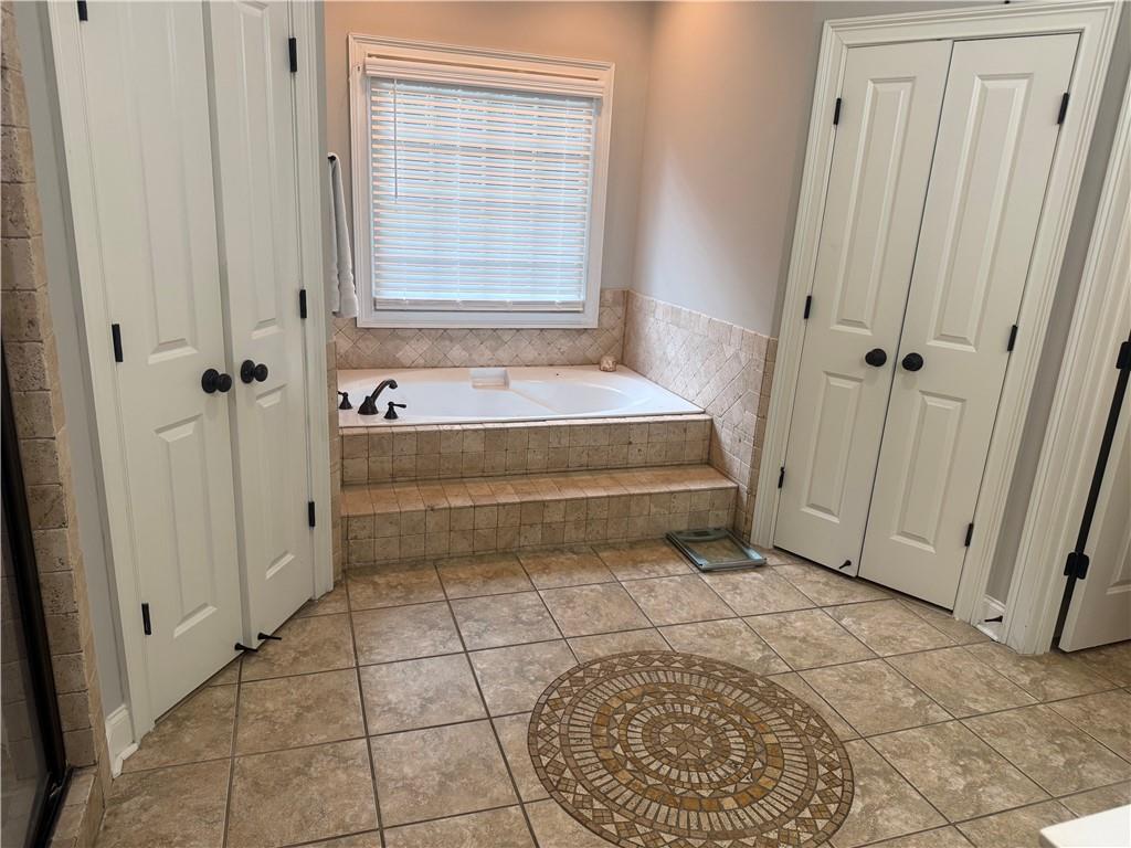 7814153 Property Photo 25
