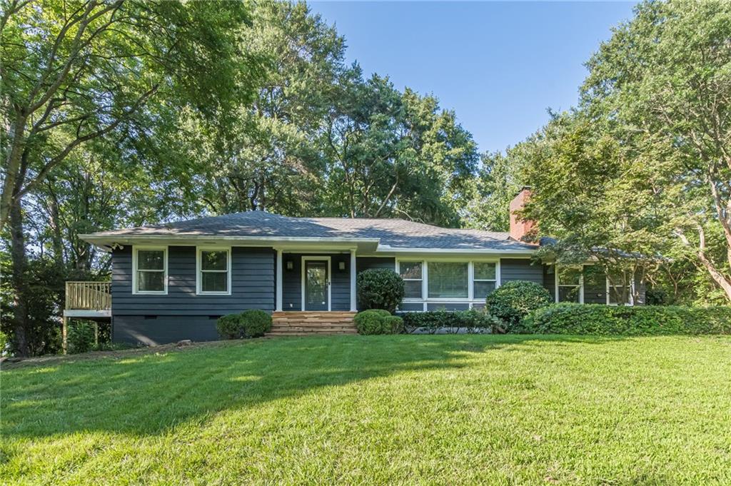 1040 Lindridge Drive Ne Property Photo 1