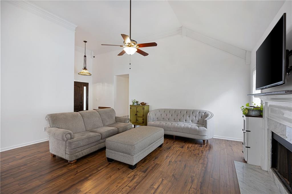 9 Cross Pointe Way Property Photo 8