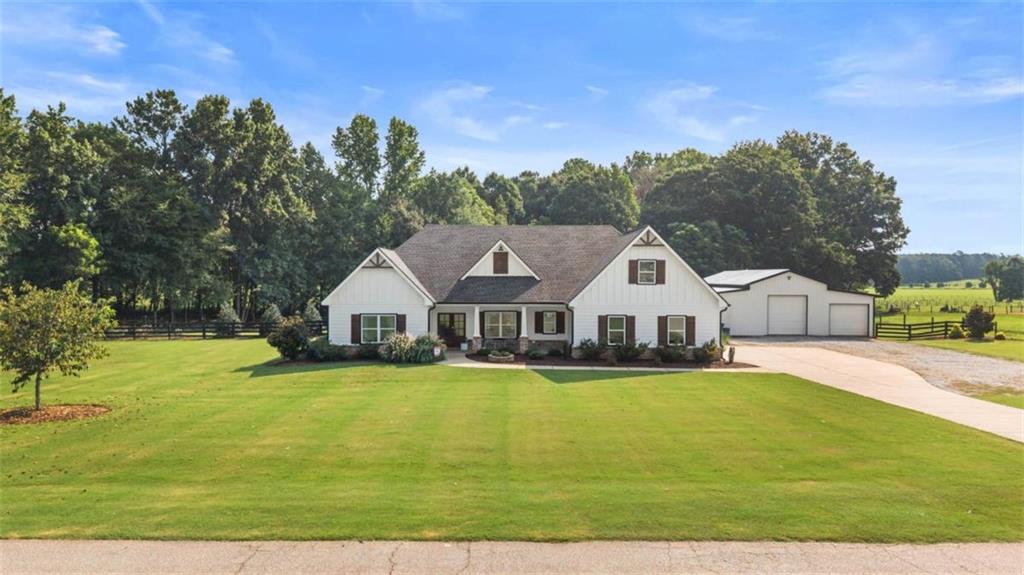 2890 Fears Road Property Photo 4
