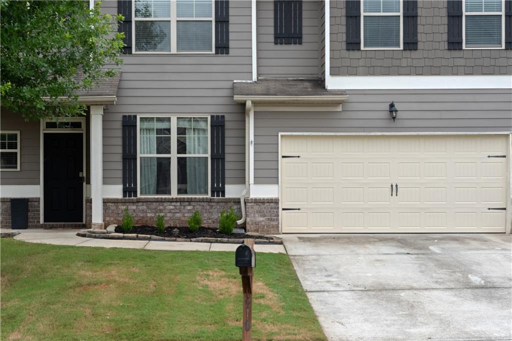 210 Silver Willow Walk Property Photo 3