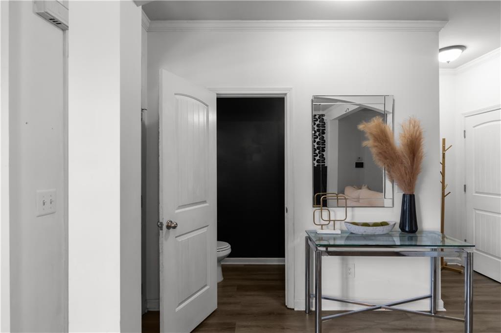 210 Silver Willow Walk Property Photo 8