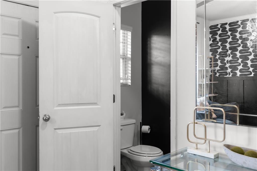 210 Silver Willow Walk Property Photo 9