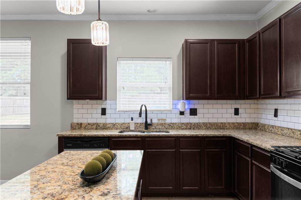 210 Silver Willow Walk Property Photo 18