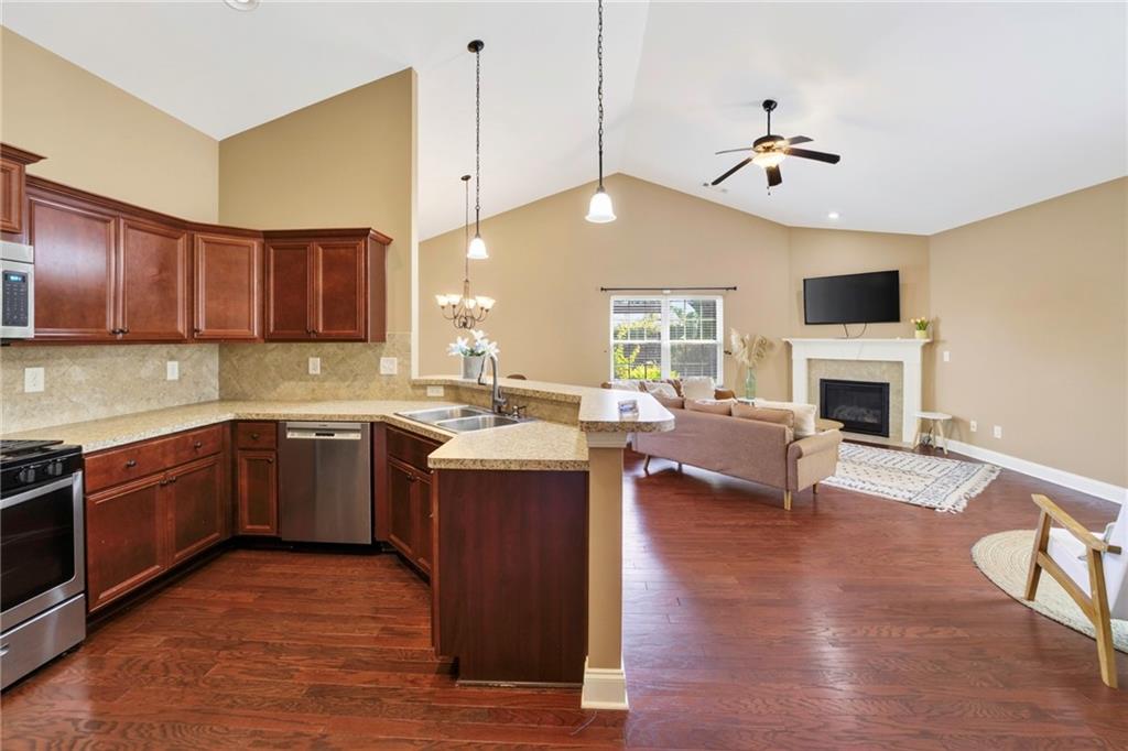 4814 Lost Creek Drive Property Photo 6