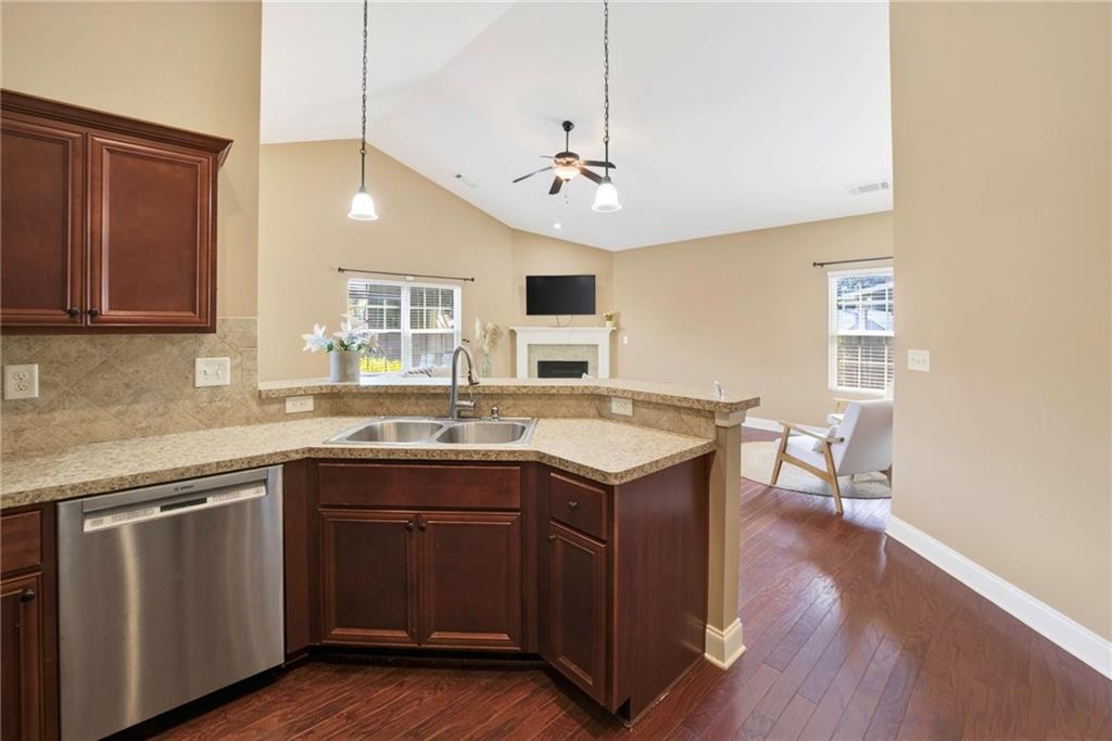 4814 Lost Creek Drive Property Photo 7