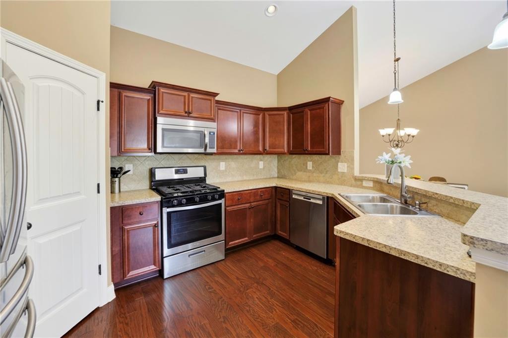 4814 Lost Creek Drive Property Photo 8