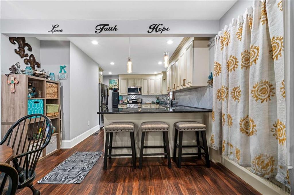 5 Robin Street Property Photo 12