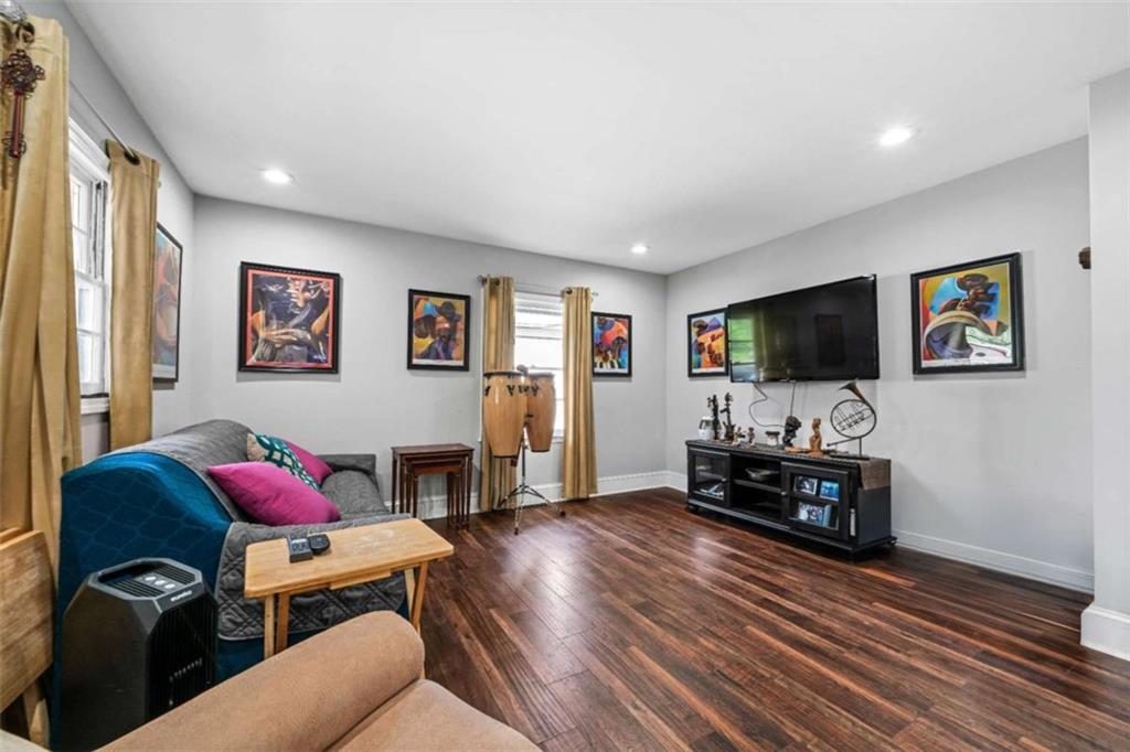 5 Robin Street Property Photo 16
