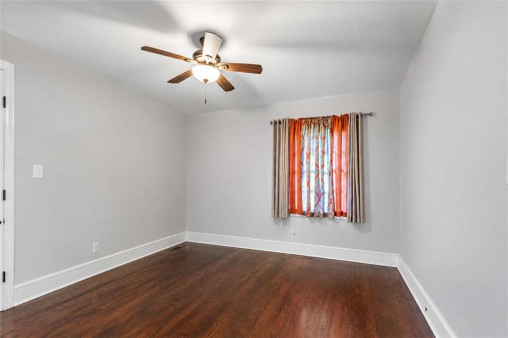 5 Robin Street Property Photo 23