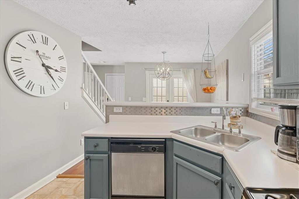1061 Daventry Crossing Property Photo 4