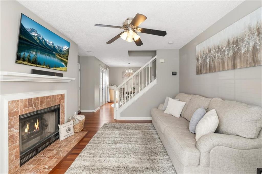 1061 Daventry Crossing Property Photo 9