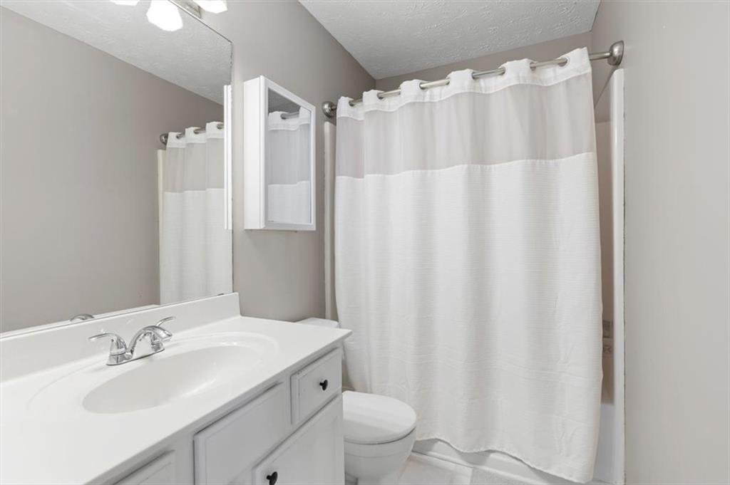 1061 Daventry Crossing Property Photo 13