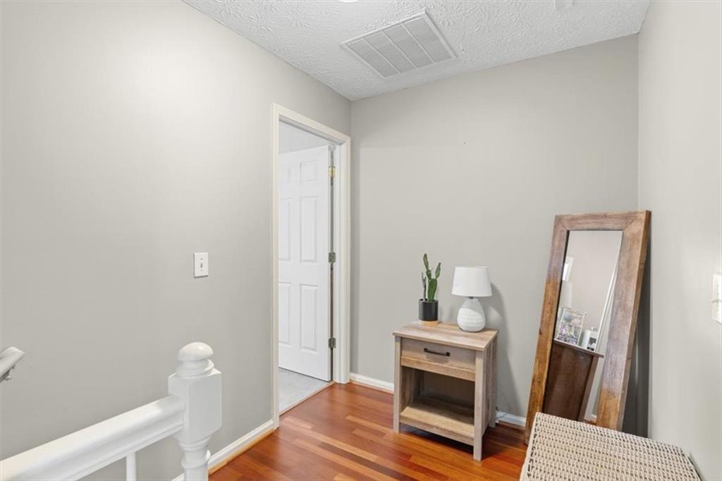 1061 Daventry Crossing Property Photo 17