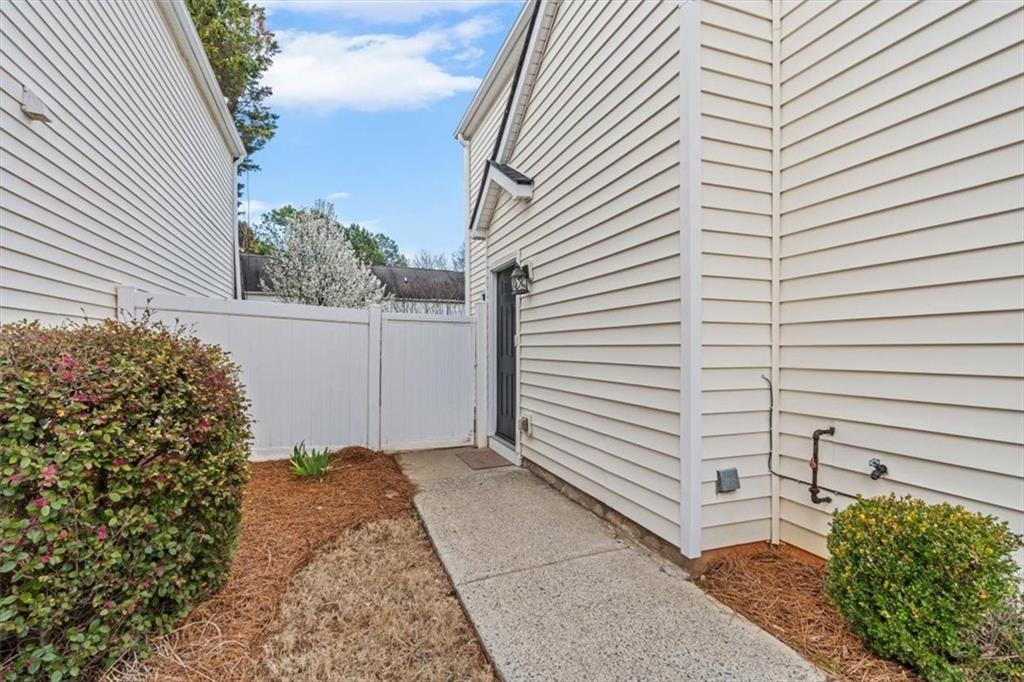 1061 Daventry Crossing Property Photo 21