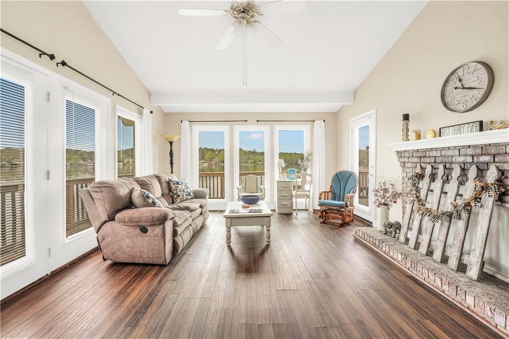 216 Deep Water Road Property Photo 3