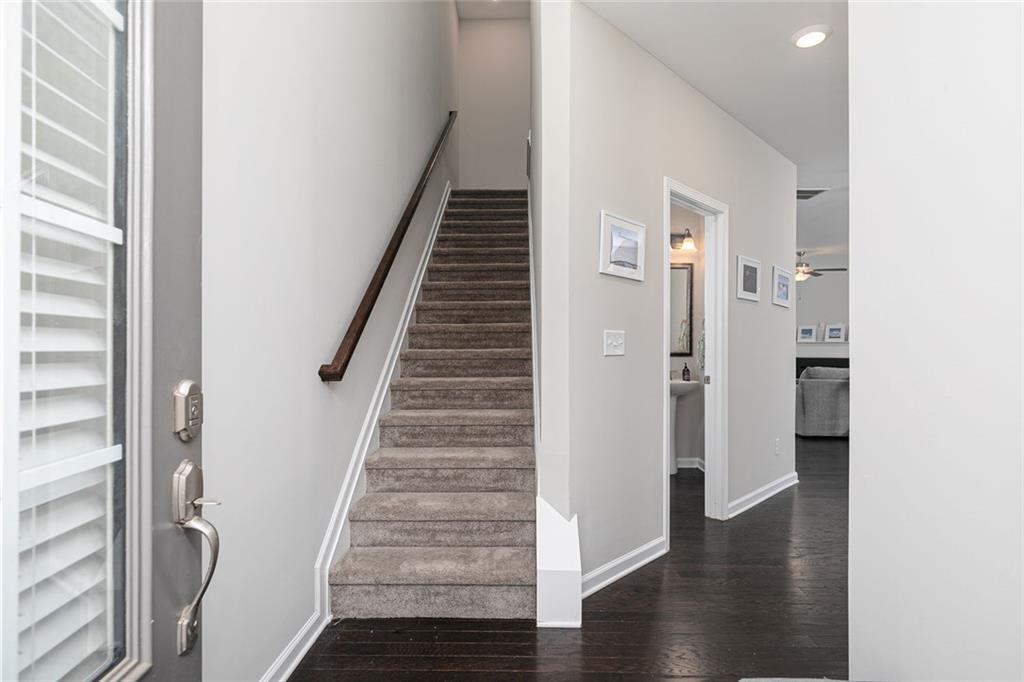 584 Bright Street Sw Property Photo 3