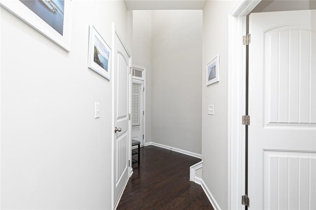 584 Bright Street Sw Property Photo 4
