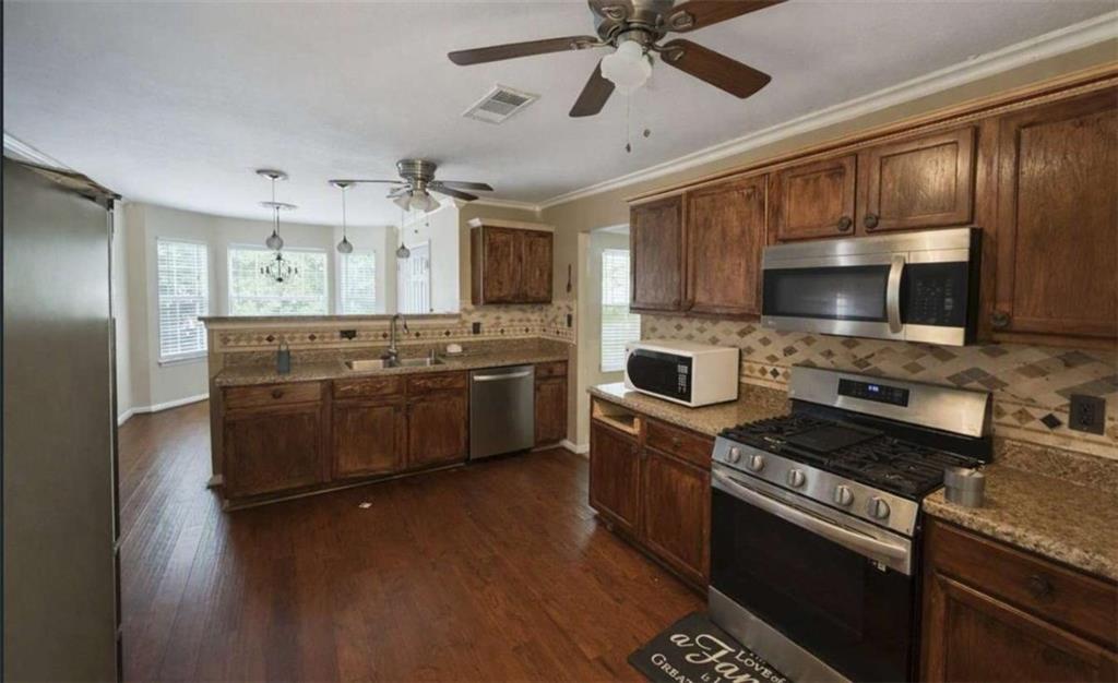 4323 Caroline Court Property Photo 6