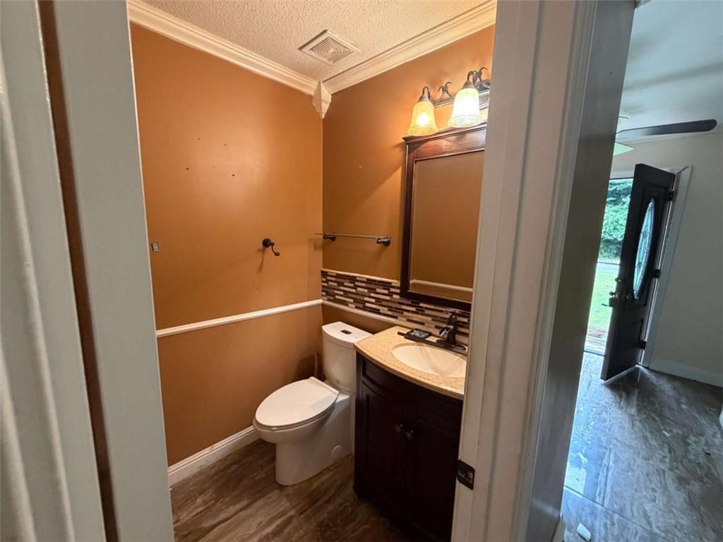 4323 Caroline Court Property Photo 9