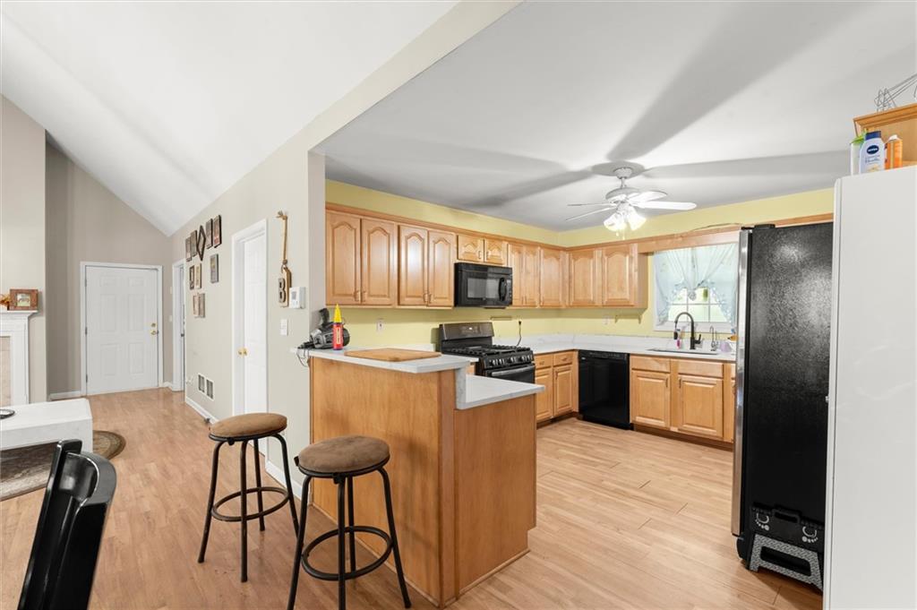 788 Nesbit Loop Ne Property Photo 15